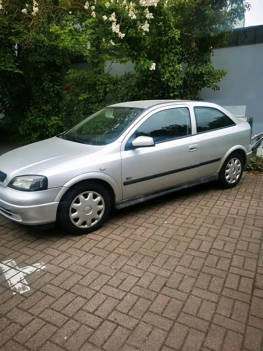 Używany Opel Astra 101 KM (74 kW) 2003 Srebrny Hatchback
