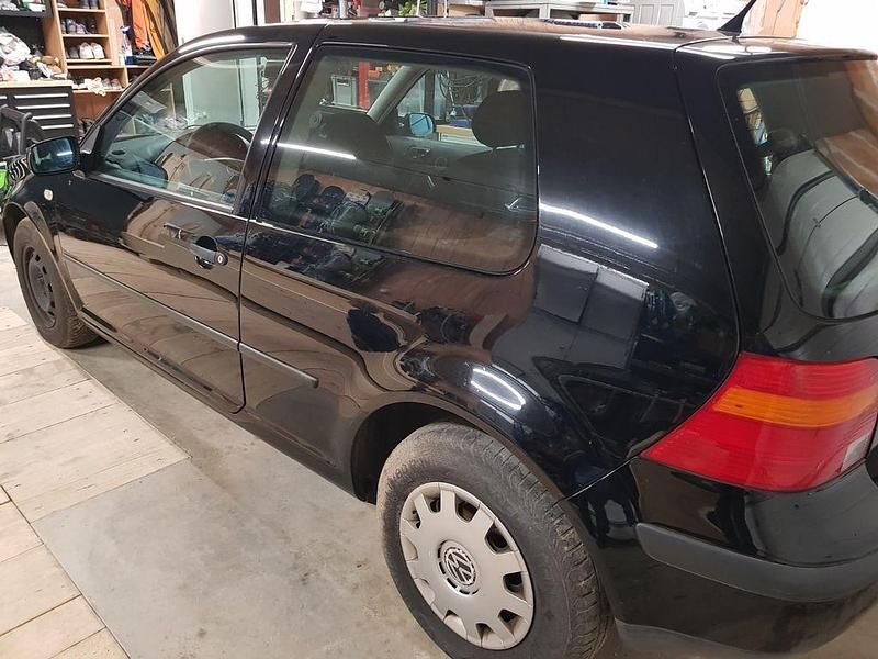 Gebraucht VW Golf IV Basis 75 PS (55 kW) 2002 Schwarz Limousine