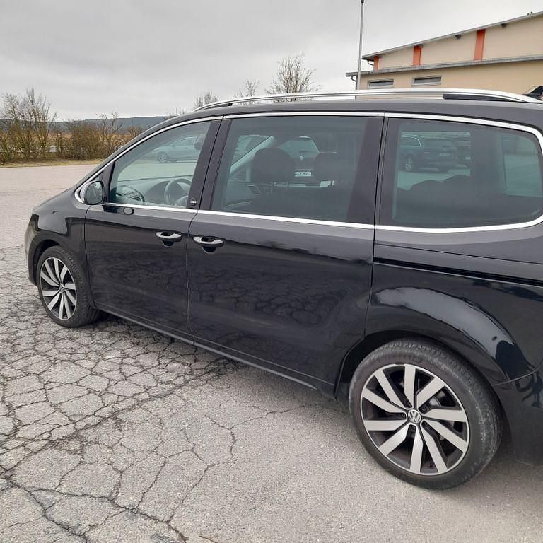 Gebraucht VW Sharan Comfortline 184 PS (135 kW) 2017 Schwarz Van / Kleinbus