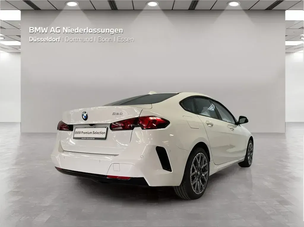 Gebraucht BMW 220 156 PS (114 kW) 2025 Weiß Coupé