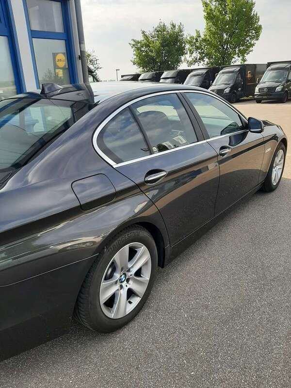 Schwarz Gebraucht 2011 BMW 525 Limousine | 8.599 € (Superpreis) - Bild 1/4
