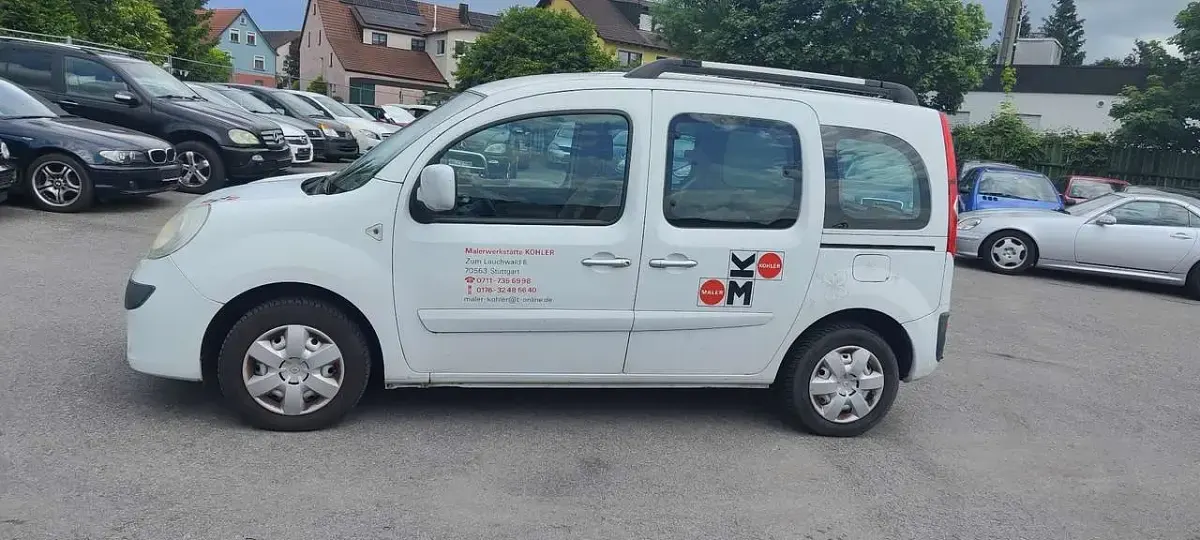 Gebraucht Renault Kangoo Happy Family 106 PS (77 kW) 2011 Gletscherweiss Van / Kleinbus