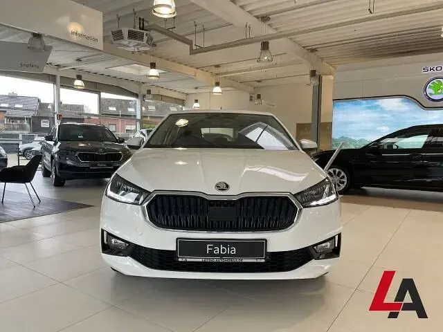 Gebraucht Skoda Fabia Essence 80 PS (58 kW) 2024 Weiss Kleinwagen