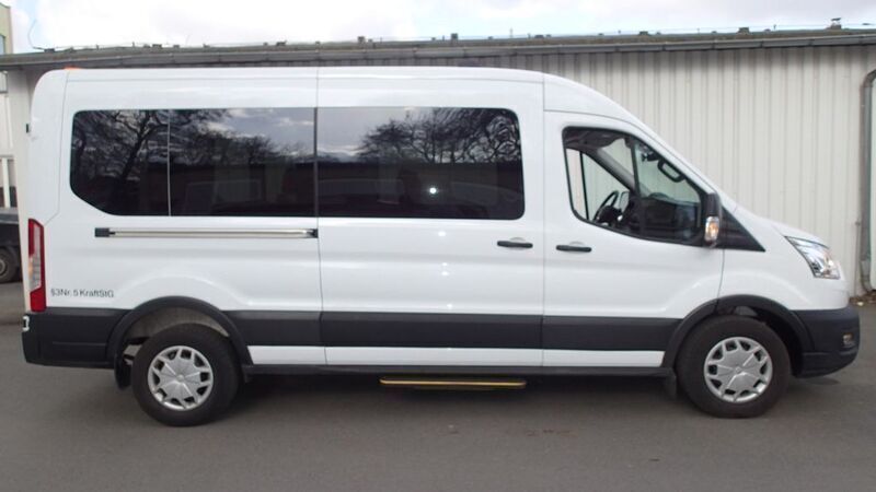 Weiß Gebraucht 2022 Ford Transit Van / Kleinbus | 39.999 € - Bild 1/4
