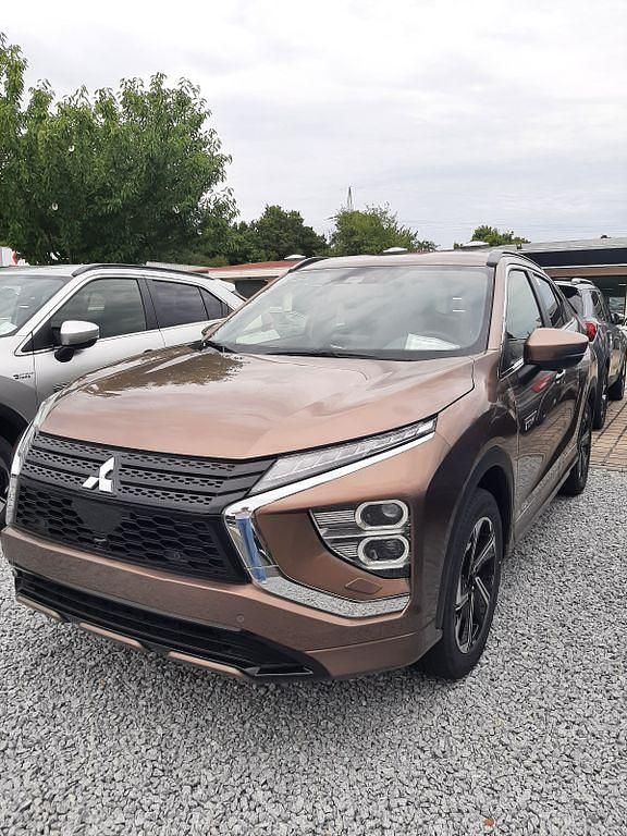Braun Neu 2024 Mitsubishi Eclipse Cross Plus SUV | 29.990 € - Bild 1/4