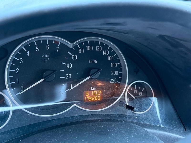 Gebraucht Opel Corsa 55 PS (40 kW) 2003 Grau Kleinwagen