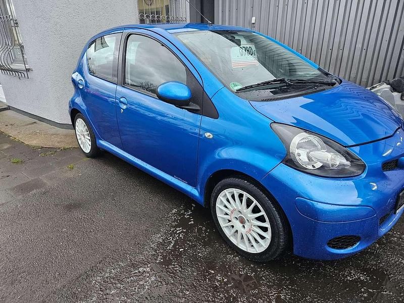Gebraucht Toyota Aygo Cool 68 PS (50 kW) 2010 Blue metallic Kleinwagen