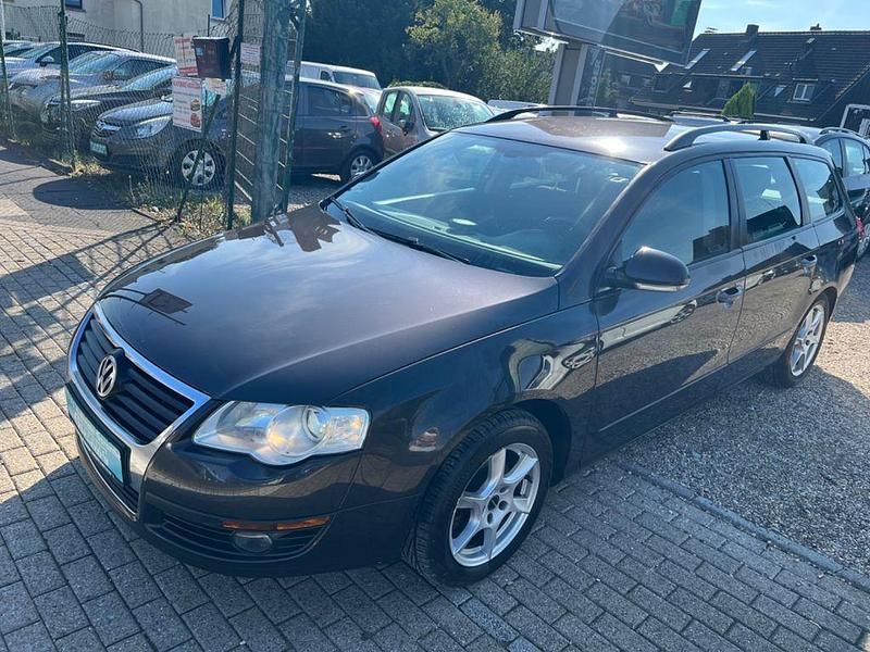 Braun Gebraucht 2008 VW Passat Trendline Kombi | 1.999 € (Guter Preis) - Bild 1/4