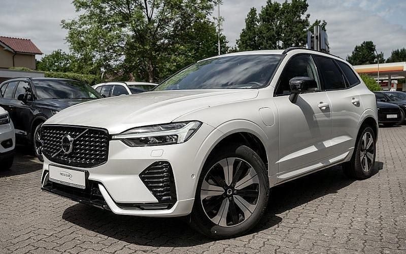 Weiß Gebraucht 2025 Volvo XC60 Plus SUV | 57.890 € (Guter Preis) - Bild 1/4