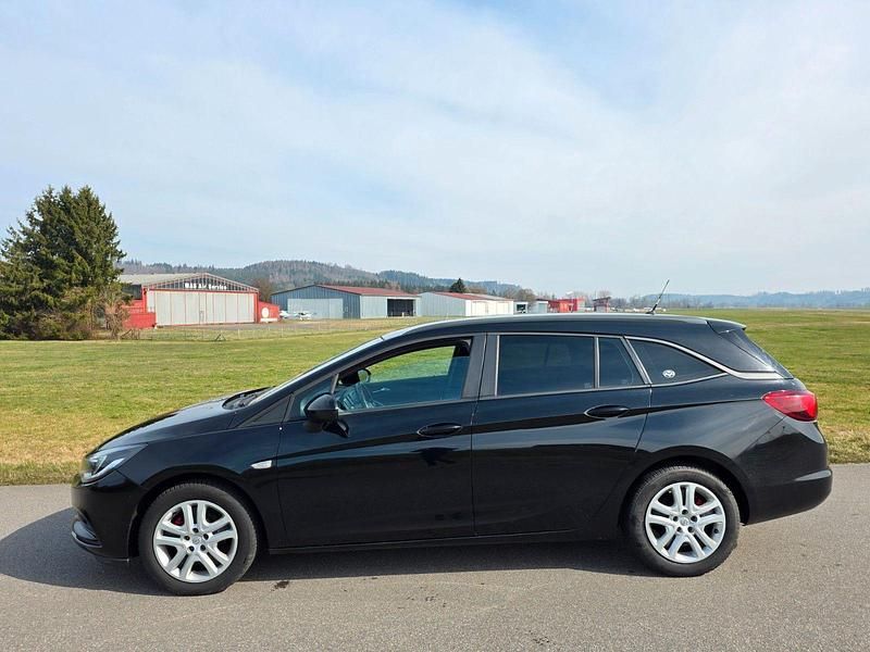 Gebraucht Opel Astra Edition 110 PS (80 kW) 2017 Schwarz Kombi