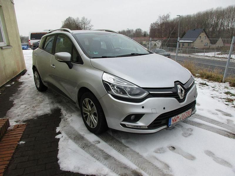 Gebraucht Renault Clio IV 90 PS (66 kW) 2018 Silber Limousine