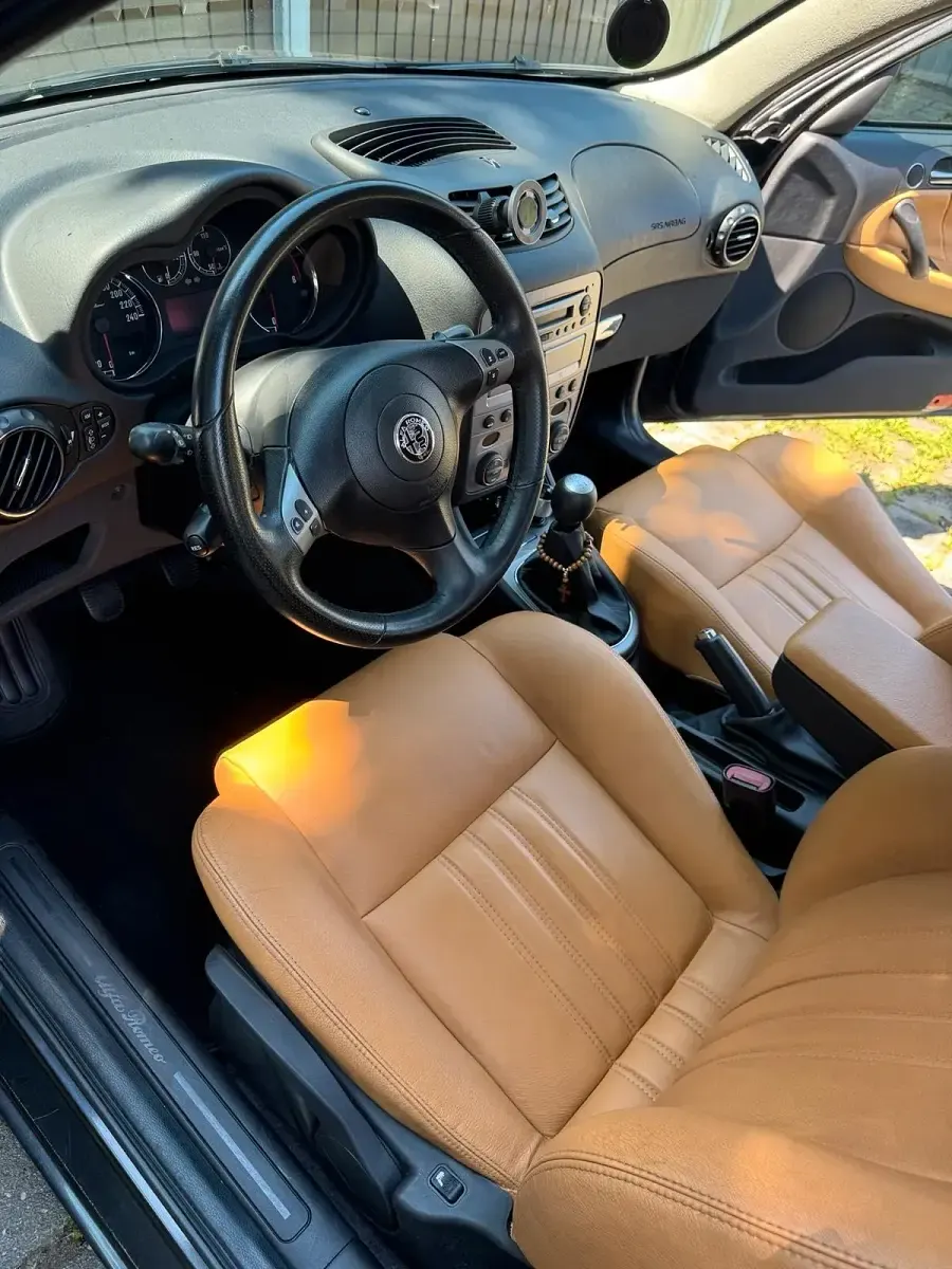 Gebraucht Alfa Romeo 147 115 PS (84 kW) 2005 Schwarz Kleinwagen