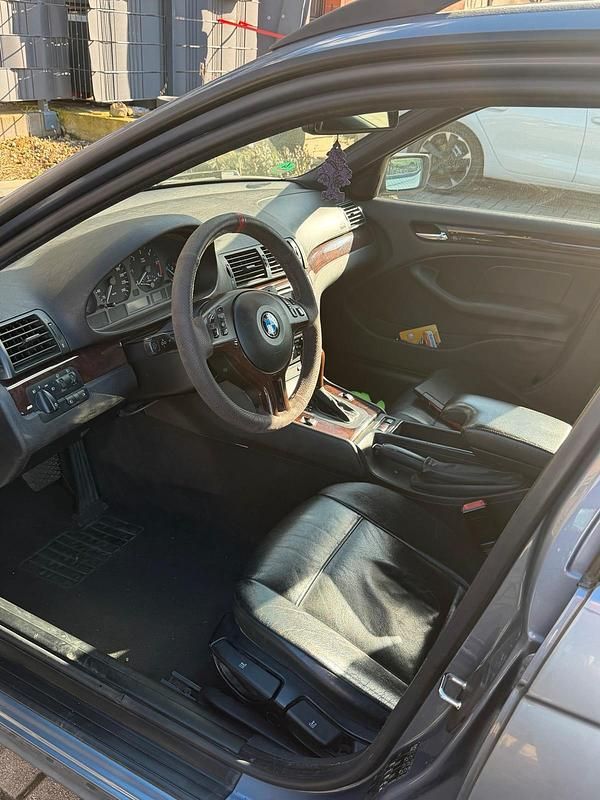 Gebraucht BMW 320 150 PS (110 kW) 2003 Blau Kombi