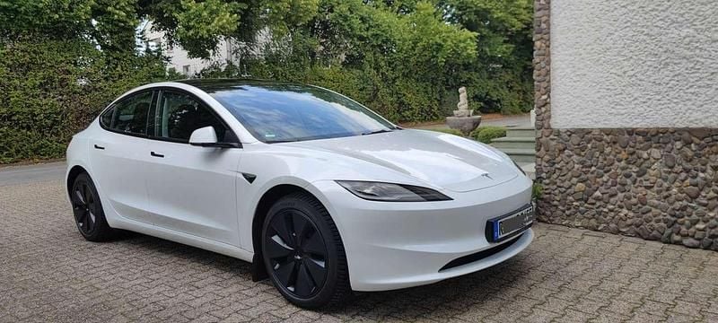 Gebraucht Tesla Model 3 RWD 208 kW (283 PS) 2024 Limousine