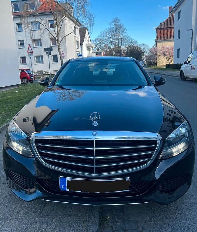 Schwarz Gebraucht 2016 Mercedes C200 Limousine | 15.390 € (Guter Preis) - Bild 1/4