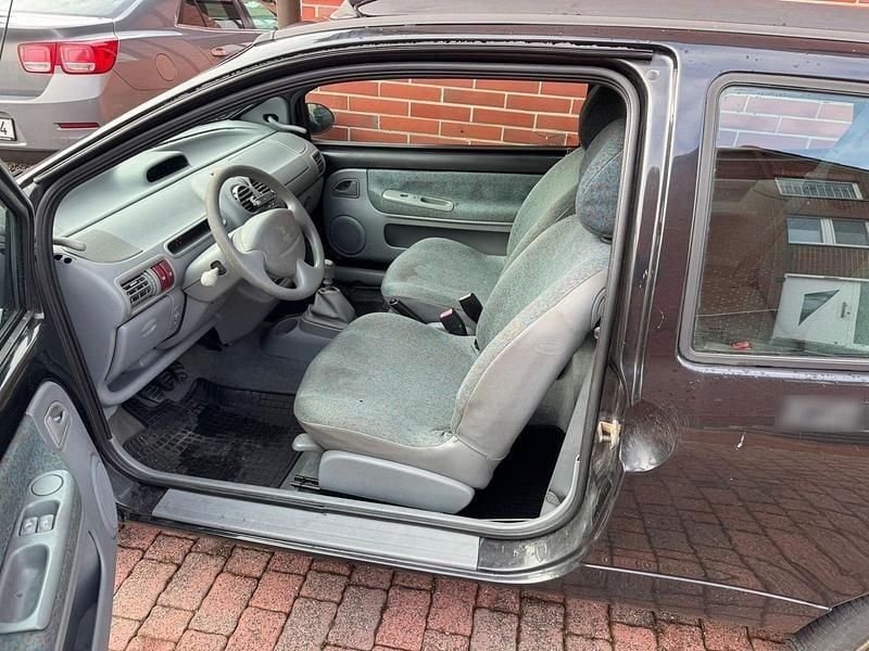 Używany Renault Twingo 60 KM (44 kW) 2002 Czarny Hatchback