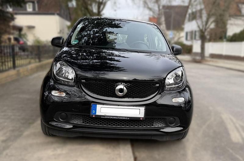 Gebraucht Smart ForFour 71 PS (52 kW) 2019 Schwarz Kleinwagen