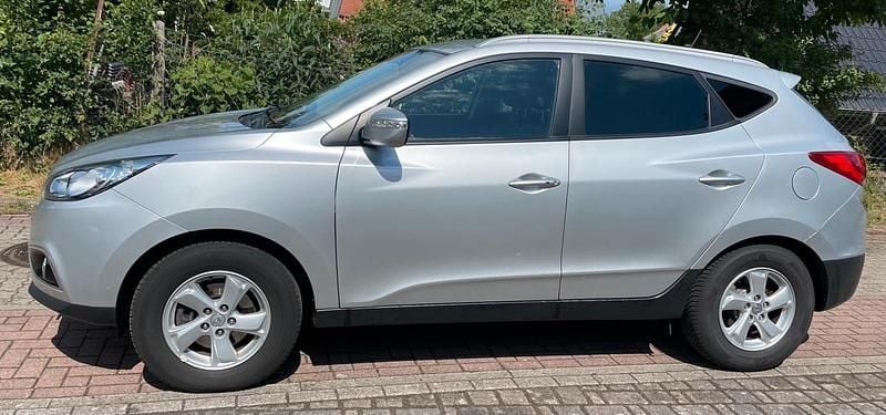 Silber Gebraucht 2013 Hyundai ix35 SUV | 6.000 € (Superpreis) - Bild 1/4