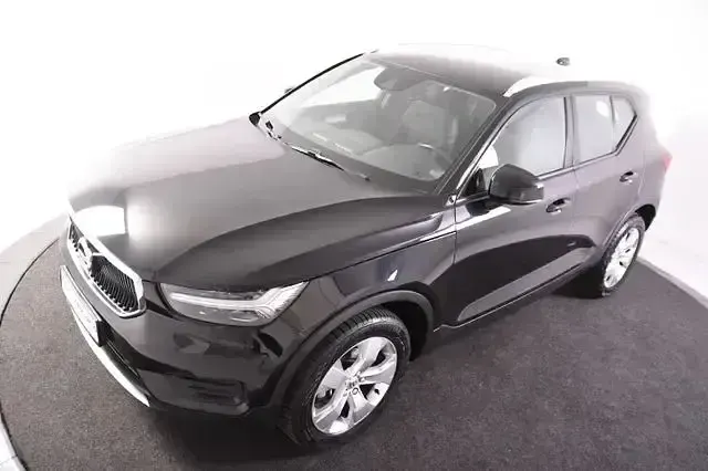 Gebraucht Volvo XC40 Momentum 150 PS (110 kW) 2019 Schwarz (metallic) SUV