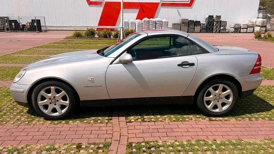 Gebraucht Mercedes SLK230 194 PS (142 kW) 1997 Silber Cabrio