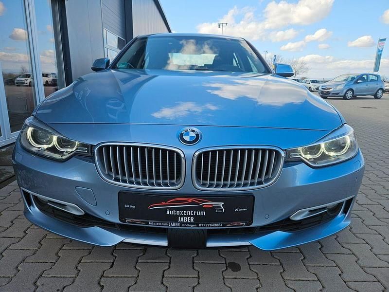 Gebraucht BMW 320 Comfort Edition 184 PS (135 kW) 2012 Blau Limousine