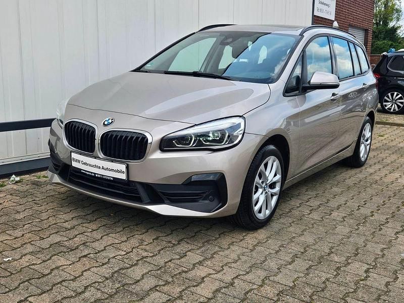Silber Gebraucht 2020 BMW 220 Gran Tourer Van / Kleinbus | 21.998 € (Fairer Preis) - Bild 1/4
