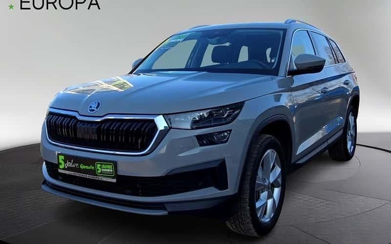 Stahlgrau Gebraucht 2022 Skoda Kodiaq Tour SUV | 33.490 € (Superpreis) - Bild 1/4
