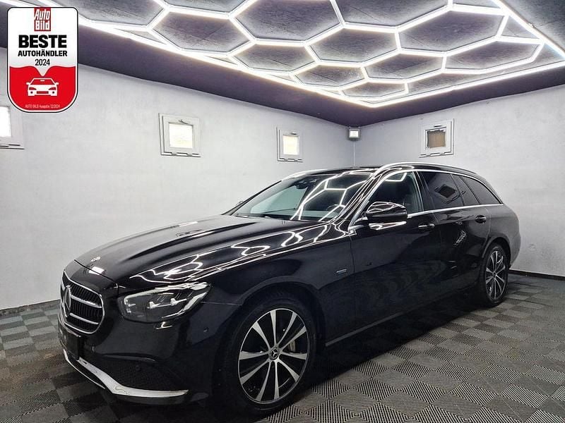Gebraucht Mercedes E300 Avantgarde 194 PS (142 kW) 2021 Schwarz Limousine