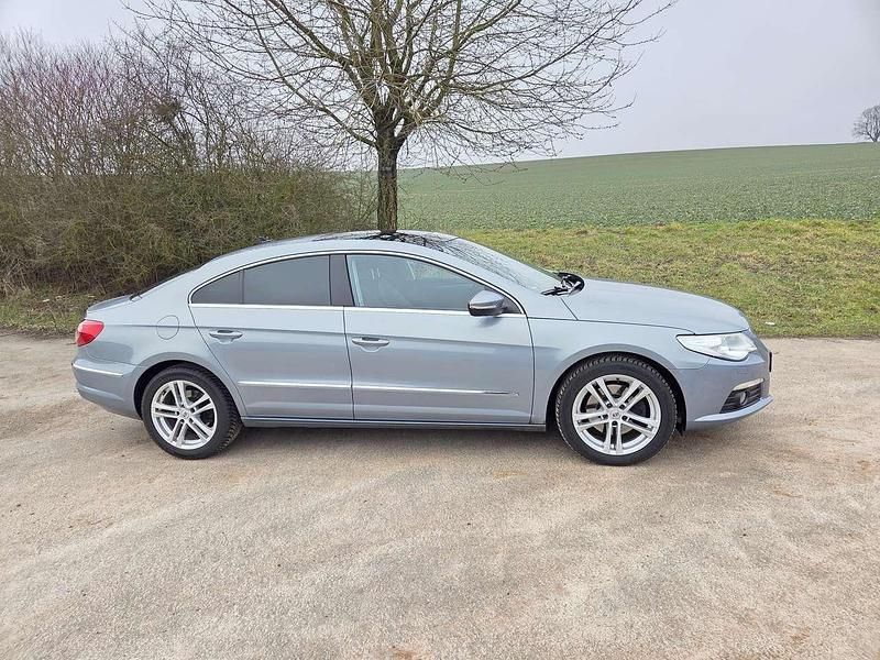 Gebraucht VW Passat 200 PS (147 kW) 2009 Blau Coupé