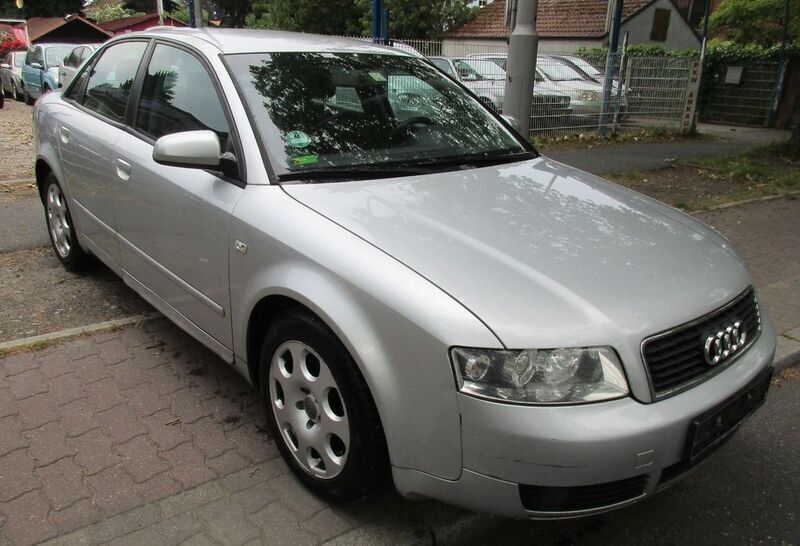 Grau Gebraucht 2003 Audi A4 Limousine | 1.350 € (Guter Preis) - Bild 1/4