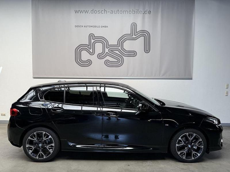 Gebraucht BMW 118 M Sport 150 PS (110 kW) 2025 Black sapphire Kleinwagen