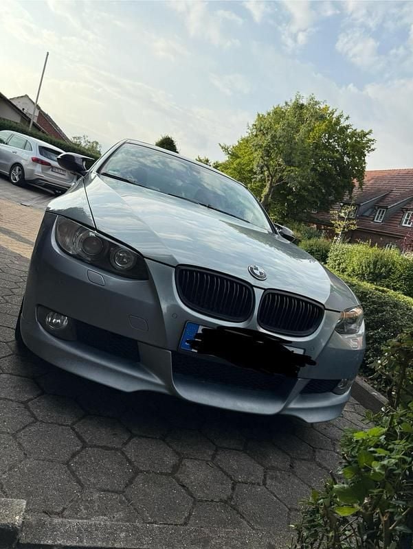 Grau Gebraucht 2007 BMW 330 Coupé | 8.800 € (Superpreis) - Bild 1/4