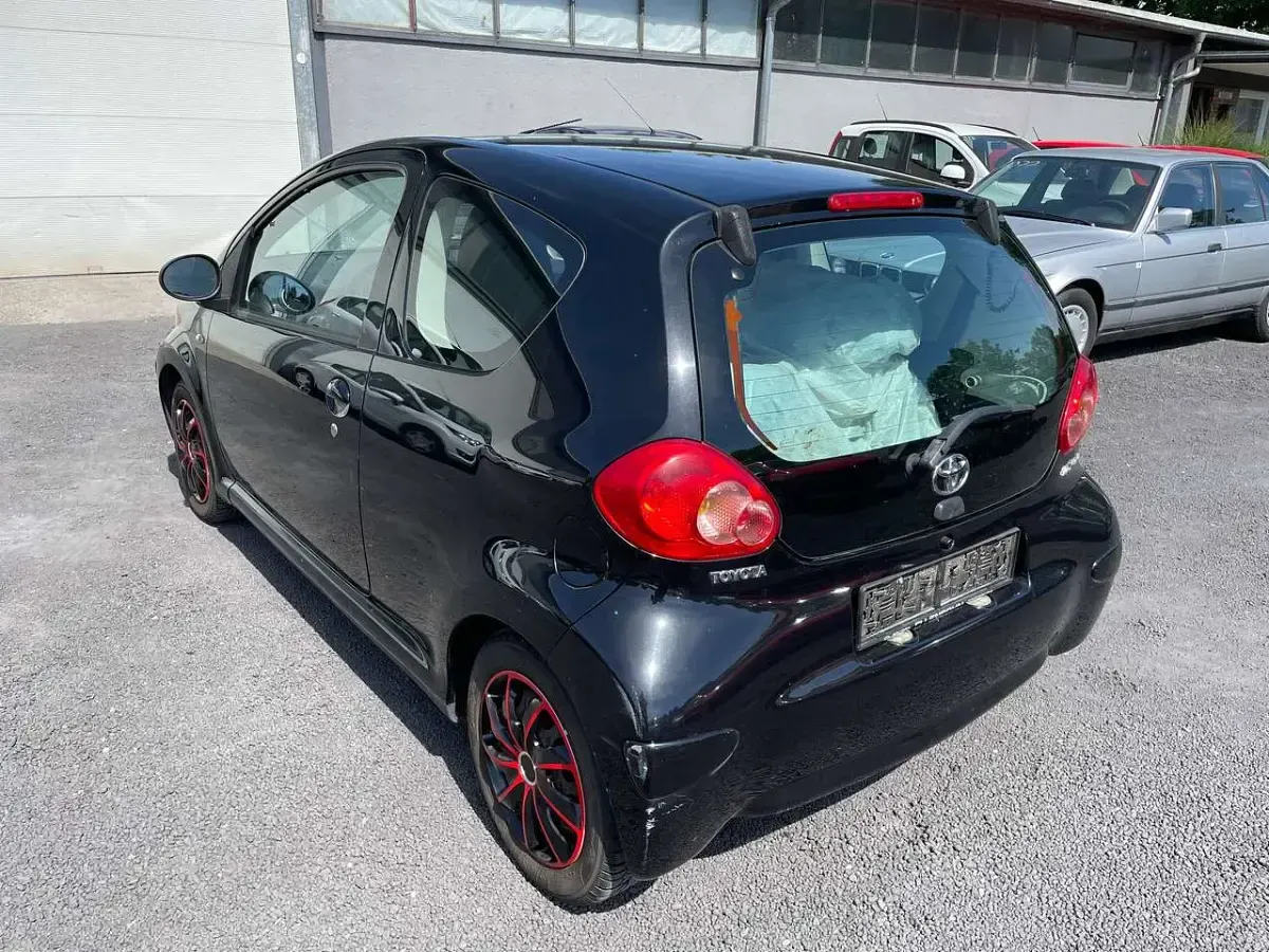Gebraucht Toyota Aygo Basis 68 PS (50 kW) 2007 Schwarz Kleinwagen