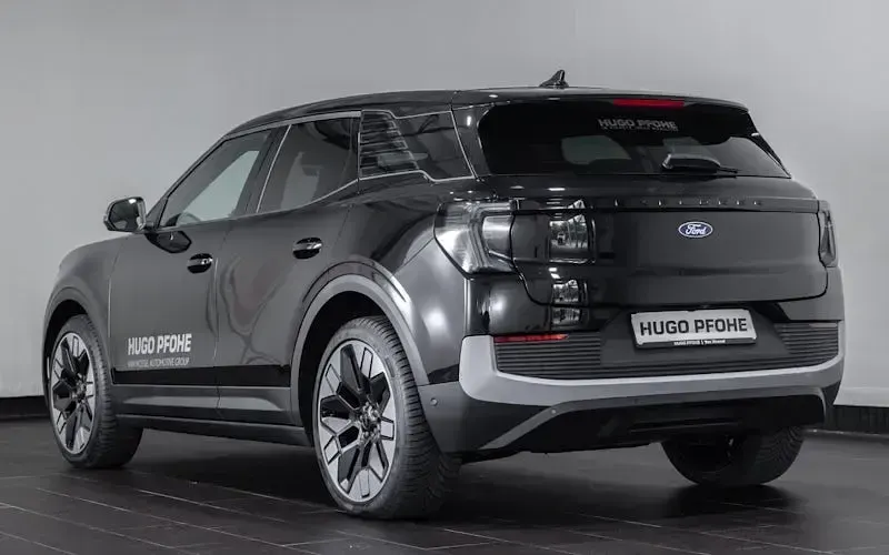 Używany Ford Explorer Extended Range 210 kW (286 KM) 2024 Czarny SUV