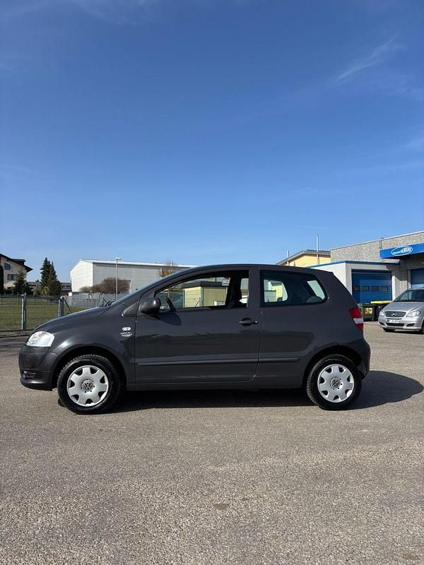 Second-hand VW Fox 54 CP (39 kW) 2006 Gri Hatchback