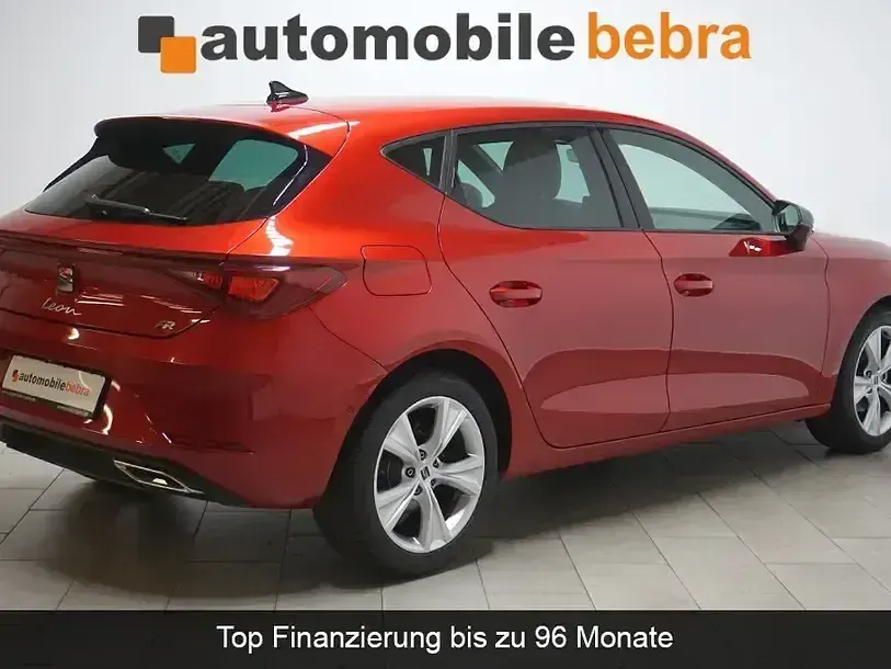 Używany Seat Leon FR 116 KM (85 kW) 2025 Czerwony Sedan/Limuzyna