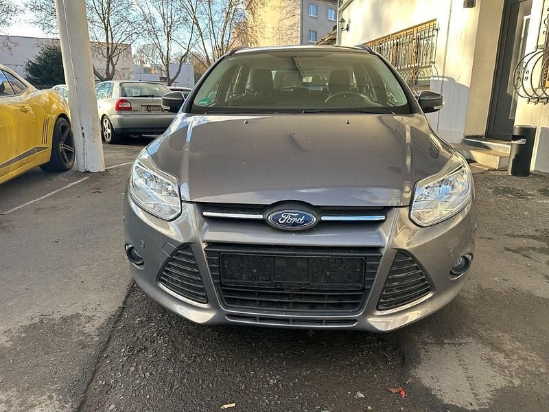 Gebraucht Ford Focus Titanium 116 PS (85 kW) 2012 Grau Kombi