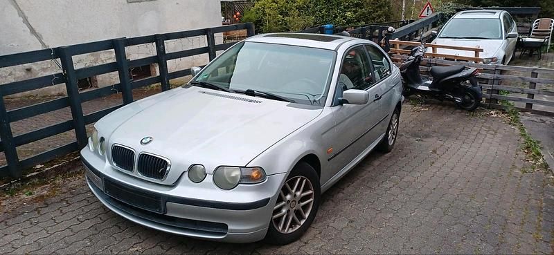 Gebraucht BMW 316 116 PS (85 kW) 2003 Silber Coupé