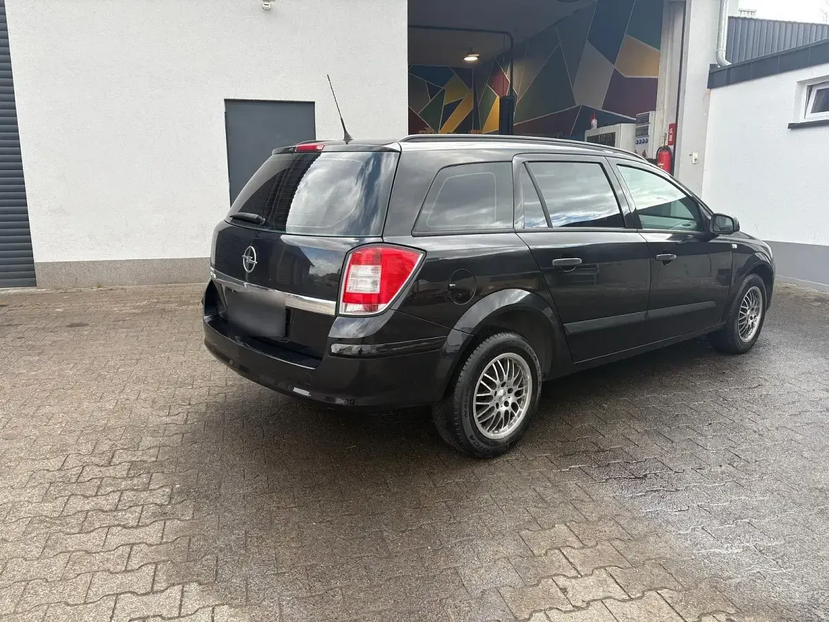 Gebraucht Opel Astra Innovation 116 PS (85 kW) 2009 Schwarz Kombi