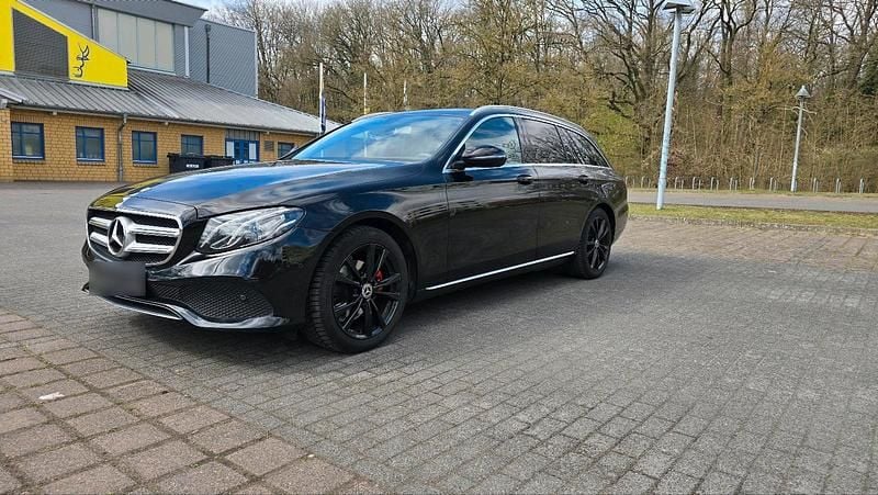 Gebraucht Mercedes E220 194 PS (142 kW) 2017 Schwarz Kombi