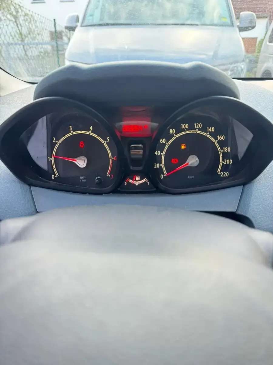 Używany Ford Fiesta 82 KM (60 kW) 2009 Niebieski Hatchback