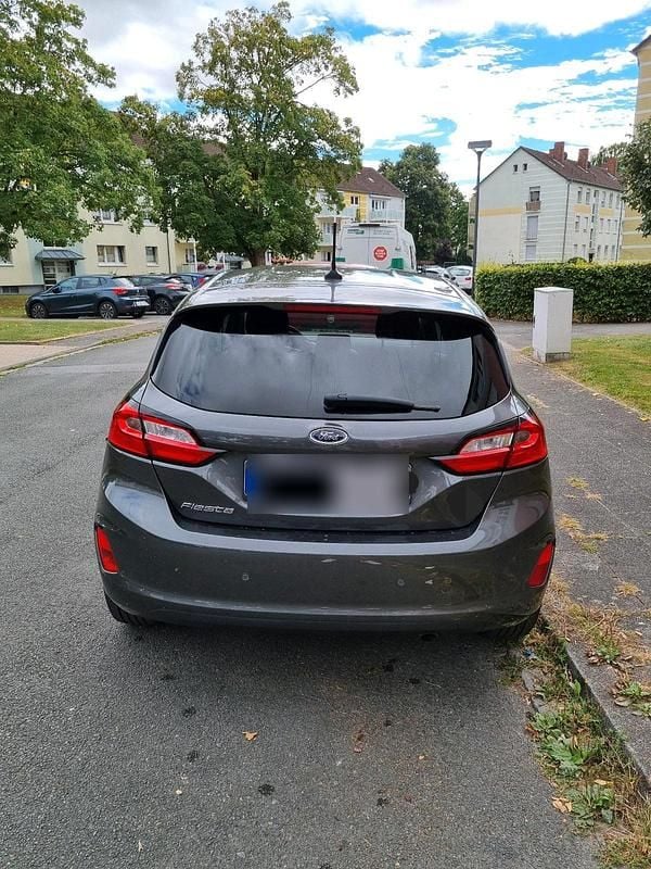 Gebraucht Ford Fiesta 100 PS (73 kW) 2022 Grau Kleinwagen