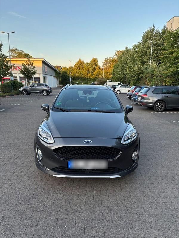 Grau Gebraucht 2018 Ford Fiesta Active Kleinwagen | 9.800 € (Guter Preis) - Bild 1/4