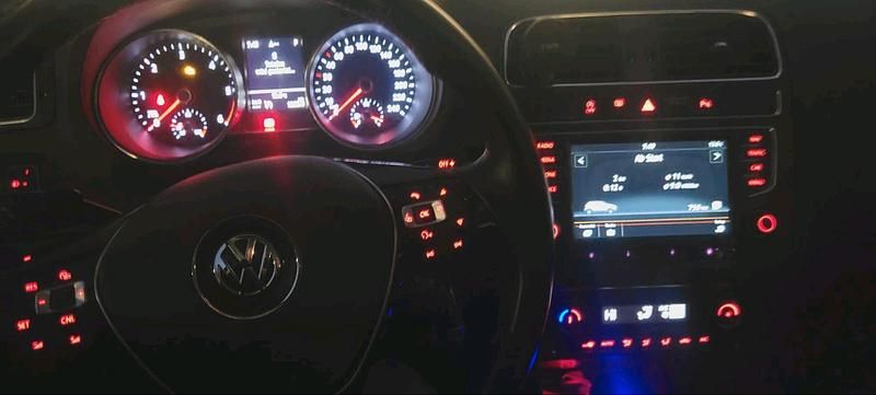 Gebraucht VW Polo 95 PS (69 kW) 2014 Schwarz Kleinwagen