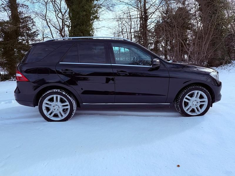 Gebraucht Mercedes ML350 258 PS (189 kW) 2014 Schwarz SUV