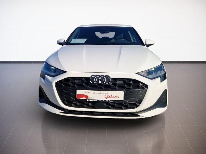 Gebraucht Audi A3 Ambiente 116 PS (85 kW) 2025 Arkonaweiß Limousine