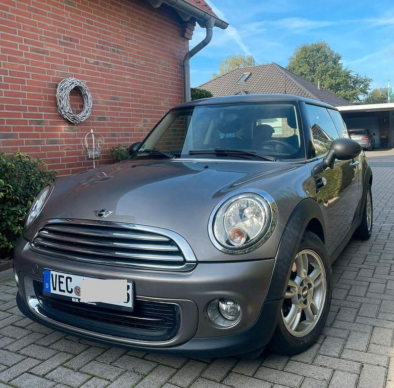 Silber Gebraucht 2012 Mini ONE Kleinwagen | 5.800 € (Fairer Preis) - Bild 1/3