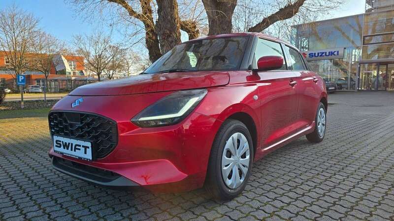 Burning red Neu 2025 Suzuki Swift Club Kleinwagen | 17.250 € - Bild 1/4