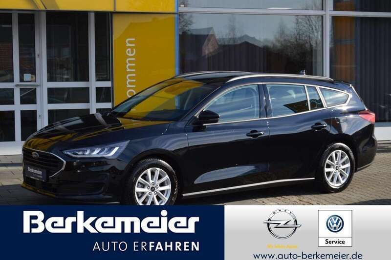 Obsidianschwarz (metallic) Gebraucht 2022 Ford Focus Kombi | 21.690 € (Guter Preis) - Bild 1/4