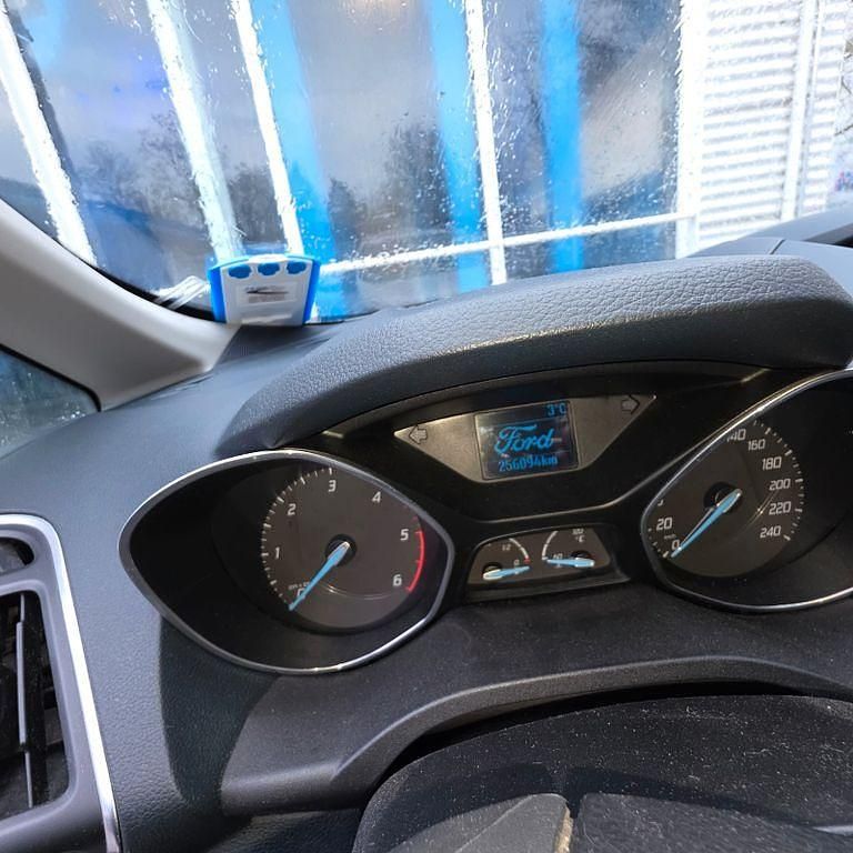 Gebraucht Ford C-MAX Titanium 116 PS (85 kW) 2011 Silber Van / Kleinbus